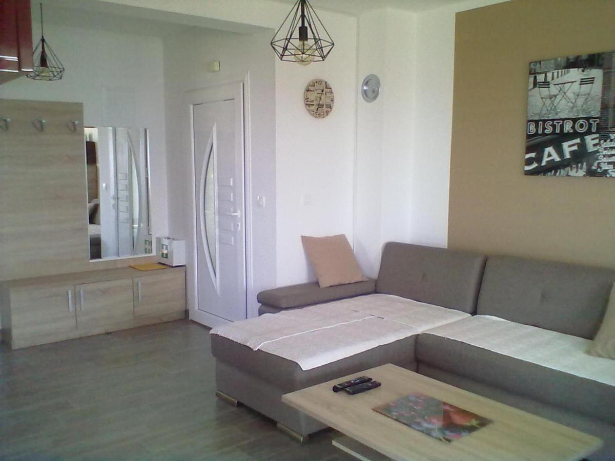 Apartman Mihalj Zadar-Rtina Miletici Eksteriør billede
